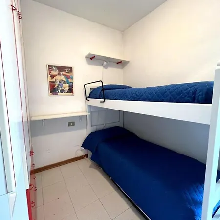 Enjoy Your In Our Cozy Bright Flat דירה *