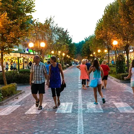 Enjoy Your In Our Cozy Bright Flat דירה ביביונה