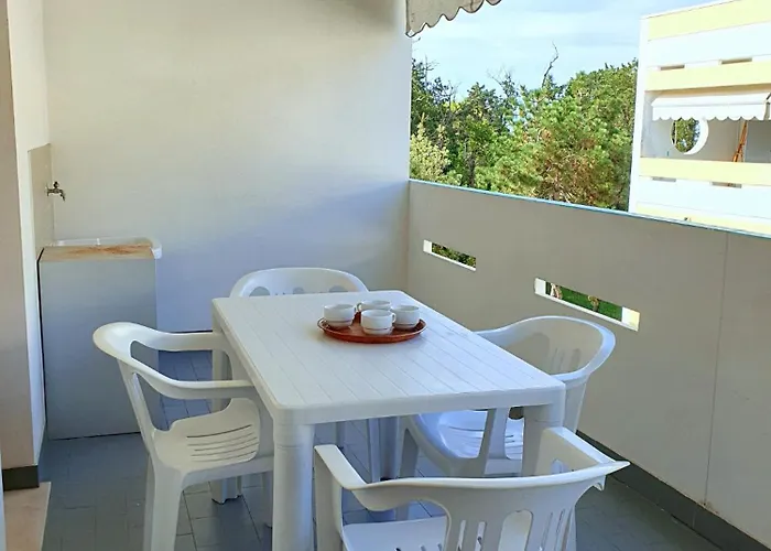 Enjoy Your In Our Cozy Bright Flat Lägenhet