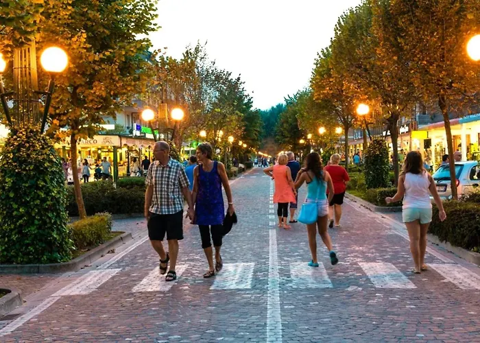 Enjoy Your In Our Cozy Bright Flat Lägenhet Bibione